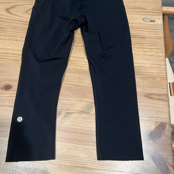 Lululemon fast and free crop size 4 - Picture 2 of 3